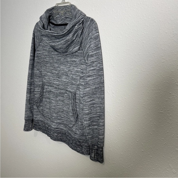 L.L. Bean Women’s Sm Cozy Fleece Pullover Sweatshirt Thumbholes Cowl Neck Gray - Picture 7 of 12